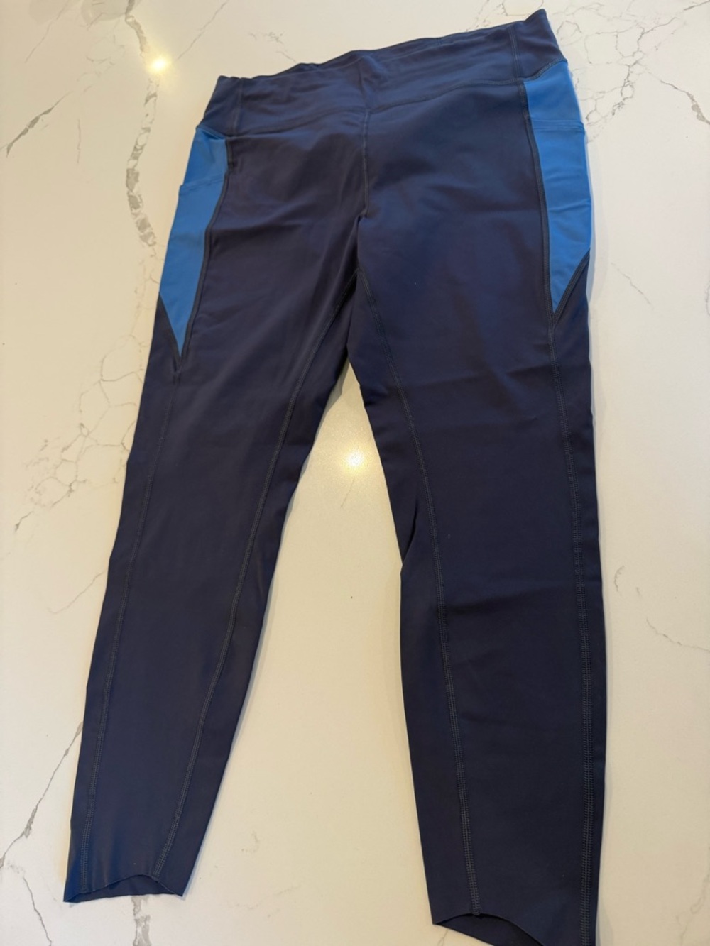 Peloton Navy and Blue Workout Bra & Leggings Set - Picture 5 of 9